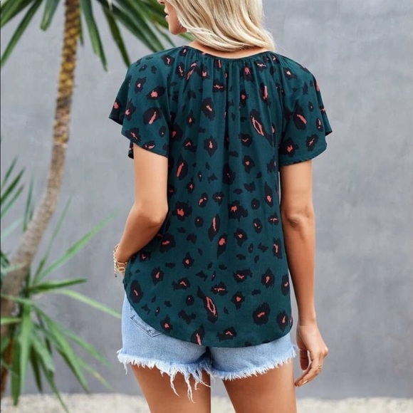 Leopard Print Butterfly Sleeve Top Blouse - Picture 4 of 4